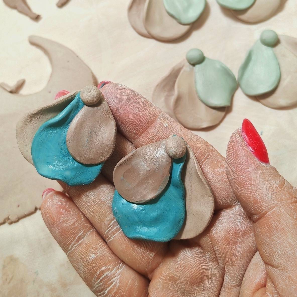 Magic Petals Blue & Beige