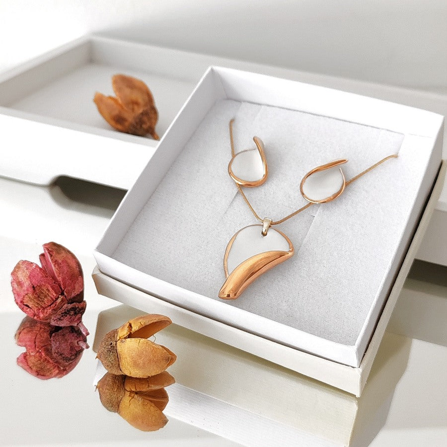 Set kapi bijelih boja