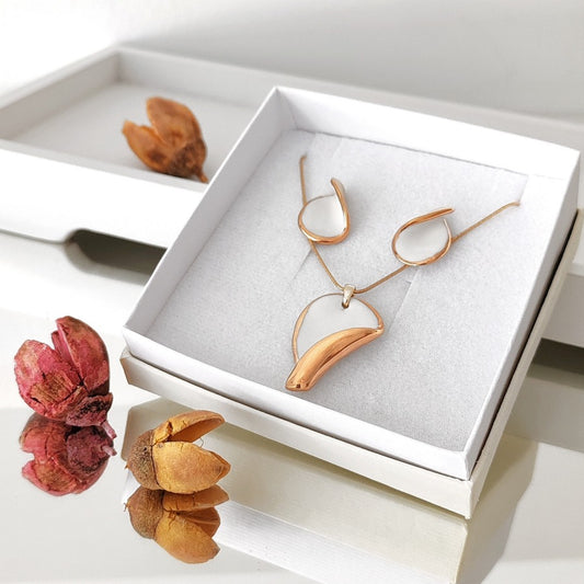 Set kapi bijelih boja