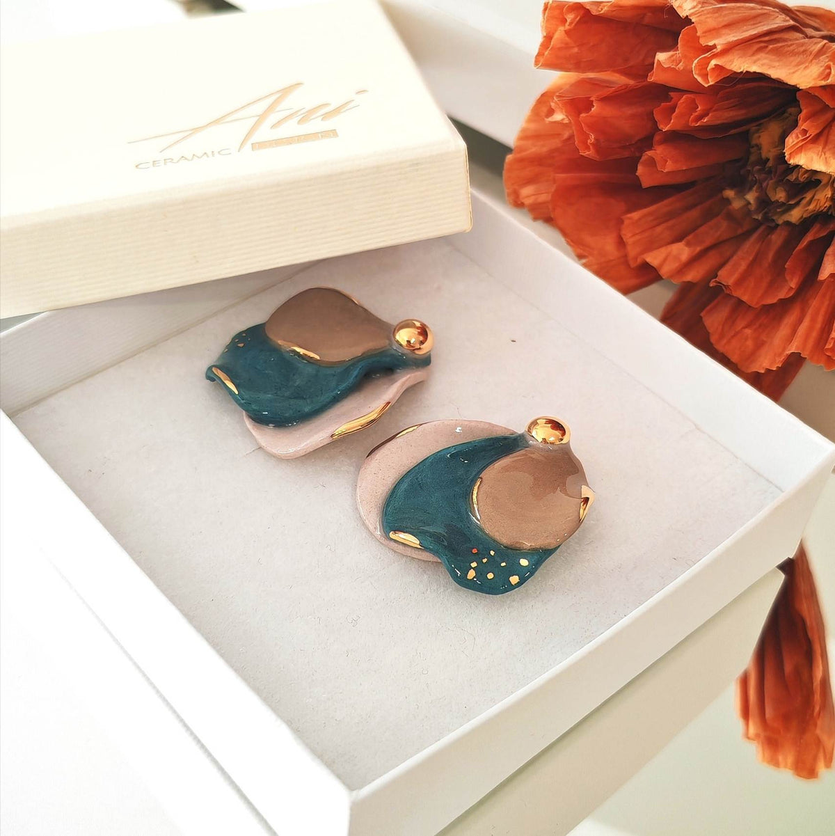 Magic Petals Deep Turquoize & Beige