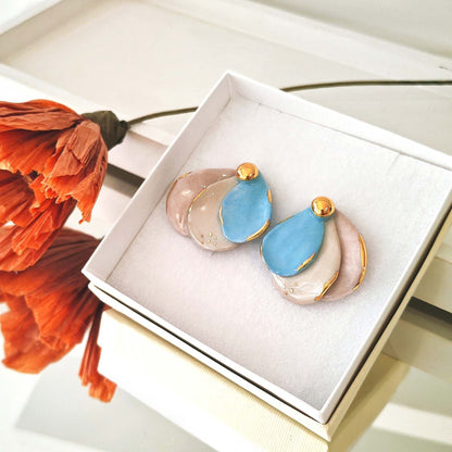Magic Petals Blue & Beige