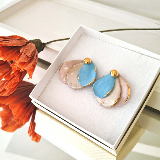 Magic Petals Blue & Beige