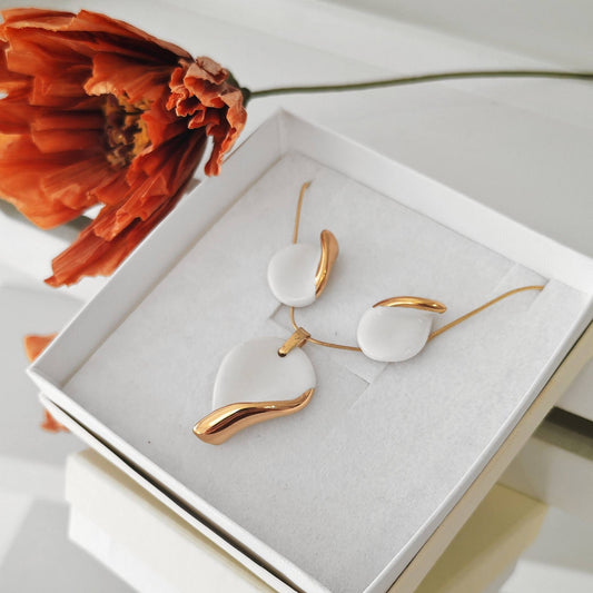 Set Aria White