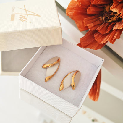 2 Leaf Beige & White