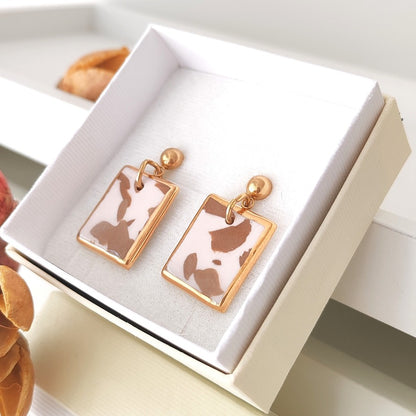 Geometrijska smeđa i nježno ružičasta