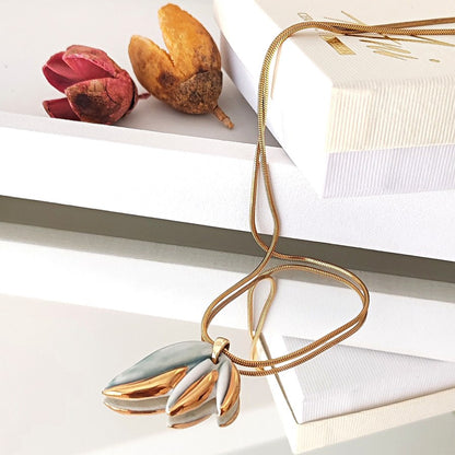 Ogrlica 3 lista nježno zelena