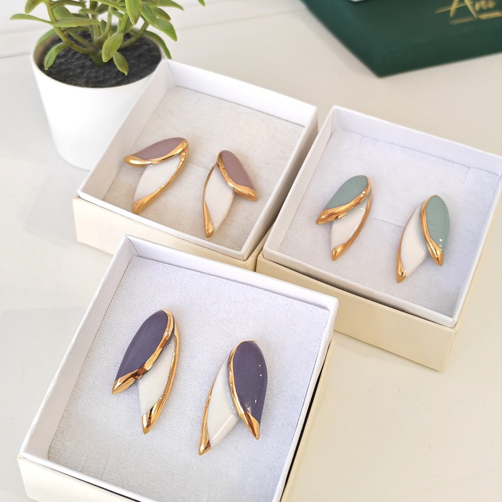 2 Leaf White & Cobalt