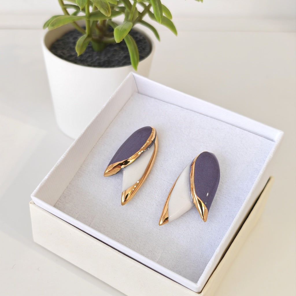 2 Leaf White & Cobalt