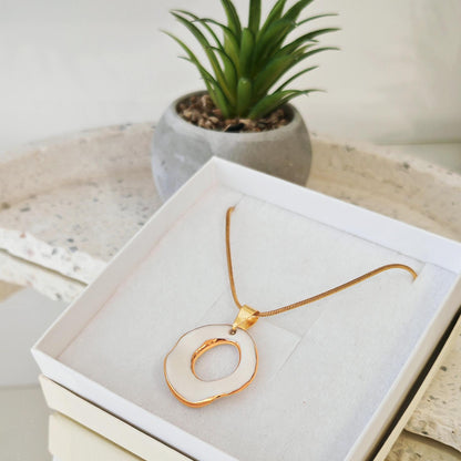 Necklace Elegant Ring White