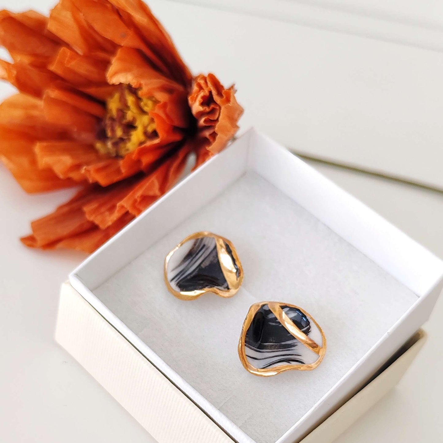 Midi Petals White & Black