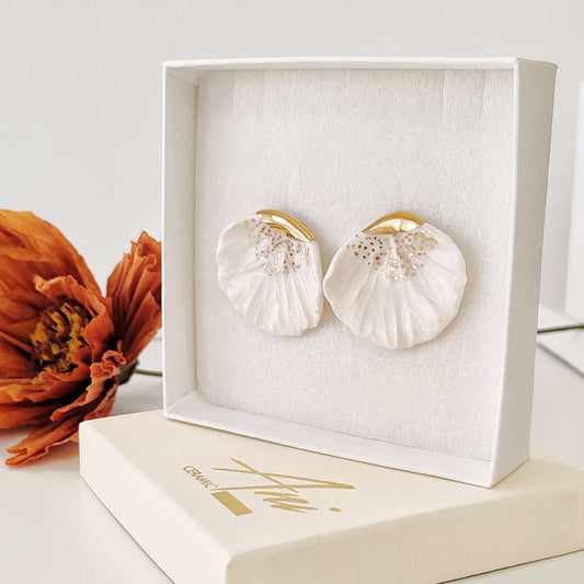 Bloom & Chic Petals White