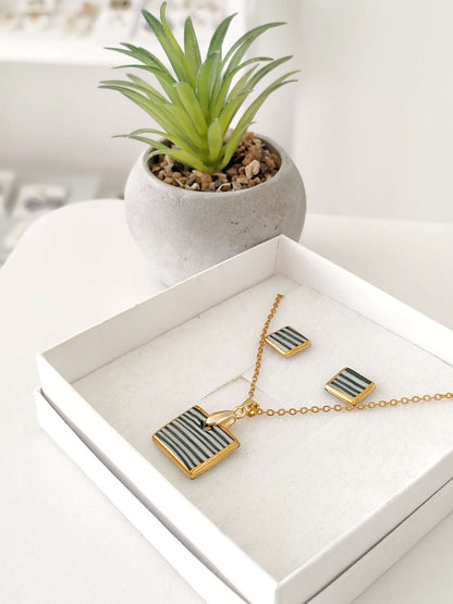 Set Square Green & White